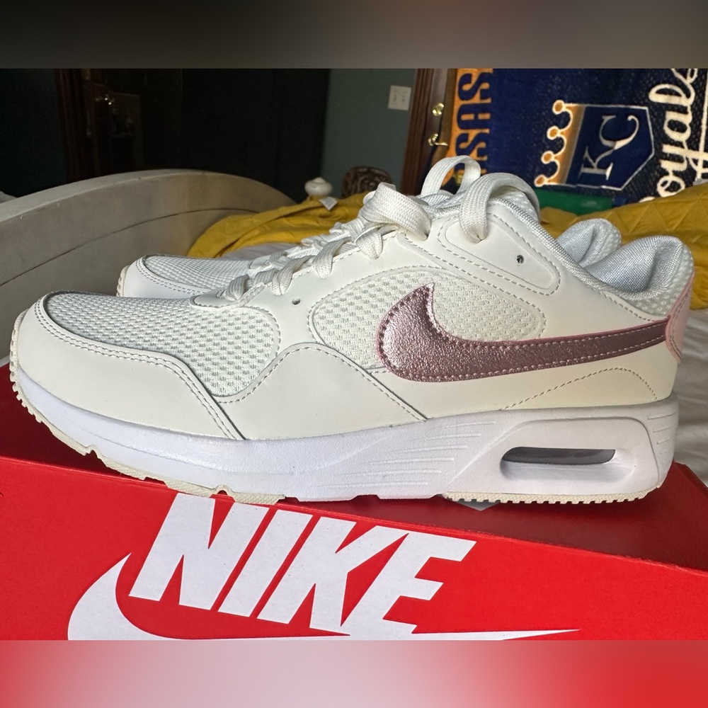 New women’s Nike Air Max SC SE